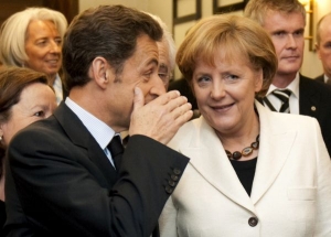 Sarkozy už nehrozí, že ze summitu případně odejde. Sází na spolupráci.
